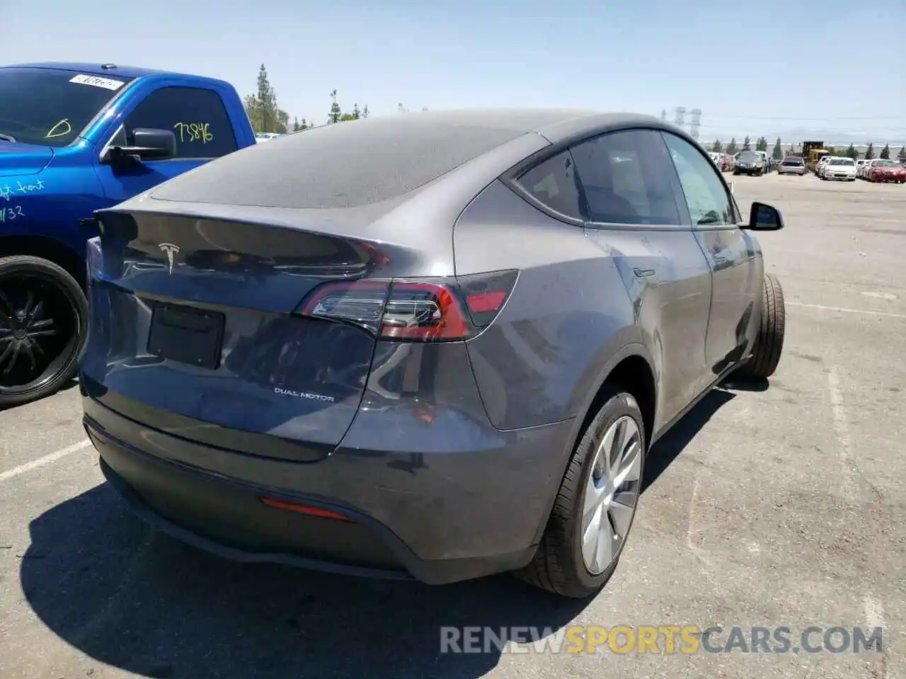 4 Photograph of a damaged car 7SAYGDEE2NF428013 TESLA MODEL Y 2022