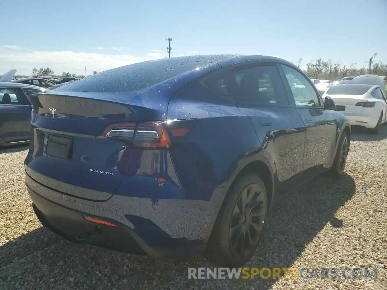 4 Photograph of a damaged car 7SAYGDEE2NF437276 TESLA MODEL Y 2022