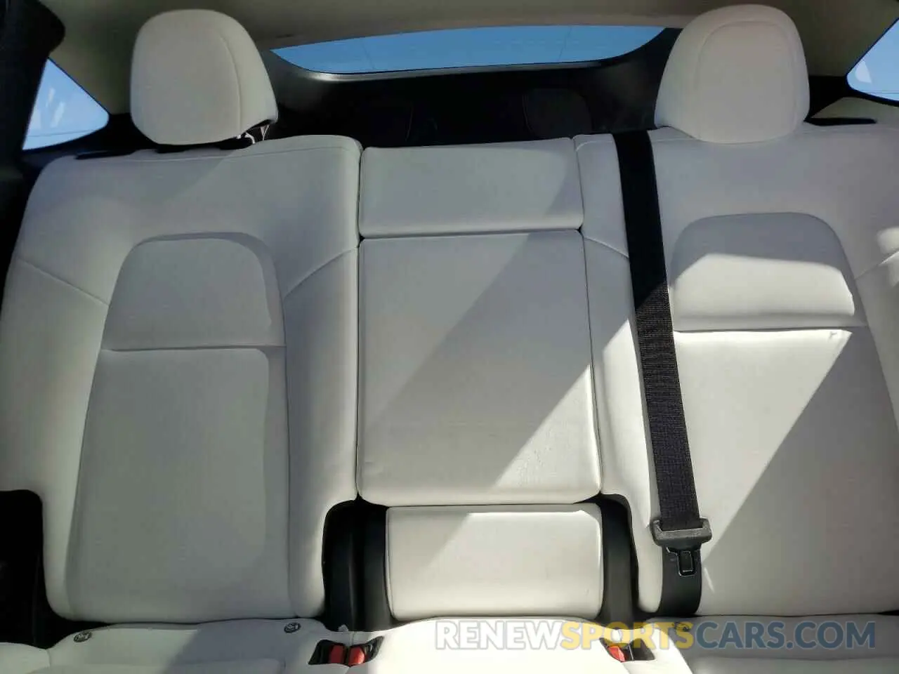 10 Photograph of a damaged car 7SAYGDEE2NF442073 TESLA MODEL Y 2022