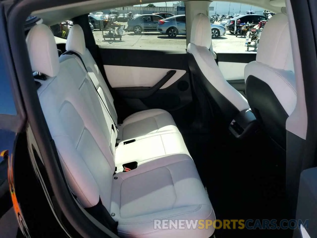 11 Photograph of a damaged car 7SAYGDEE2NF442073 TESLA MODEL Y 2022