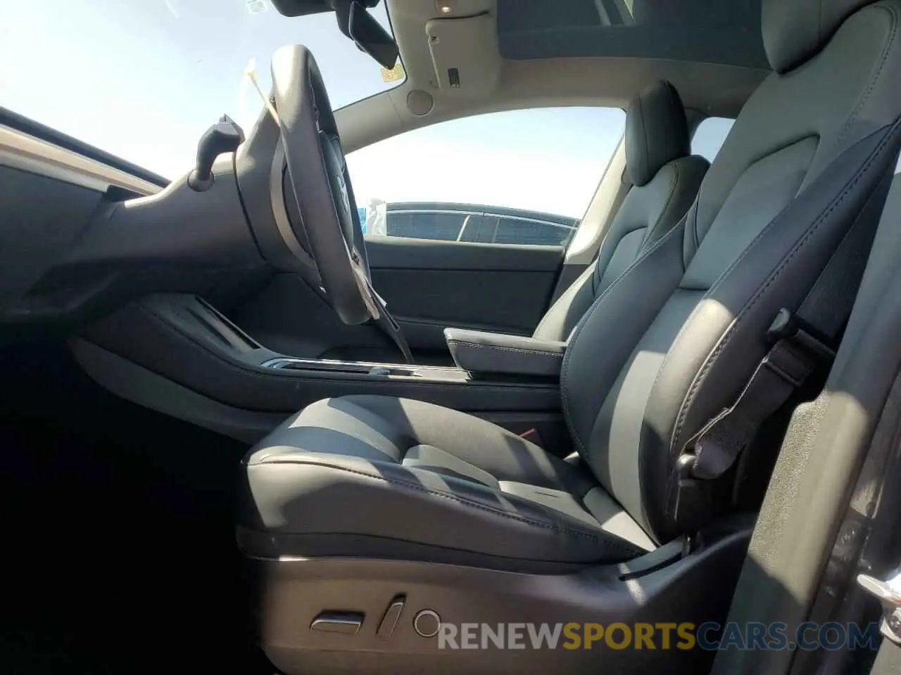 7 Photograph of a damaged car 7SAYGDEE2NF443711 TESLA MODEL Y 2022