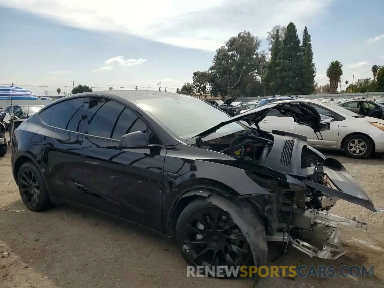 4 Photograph of a damaged car 7SAYGDEE2NF447676 TESLA MODEL Y 2022