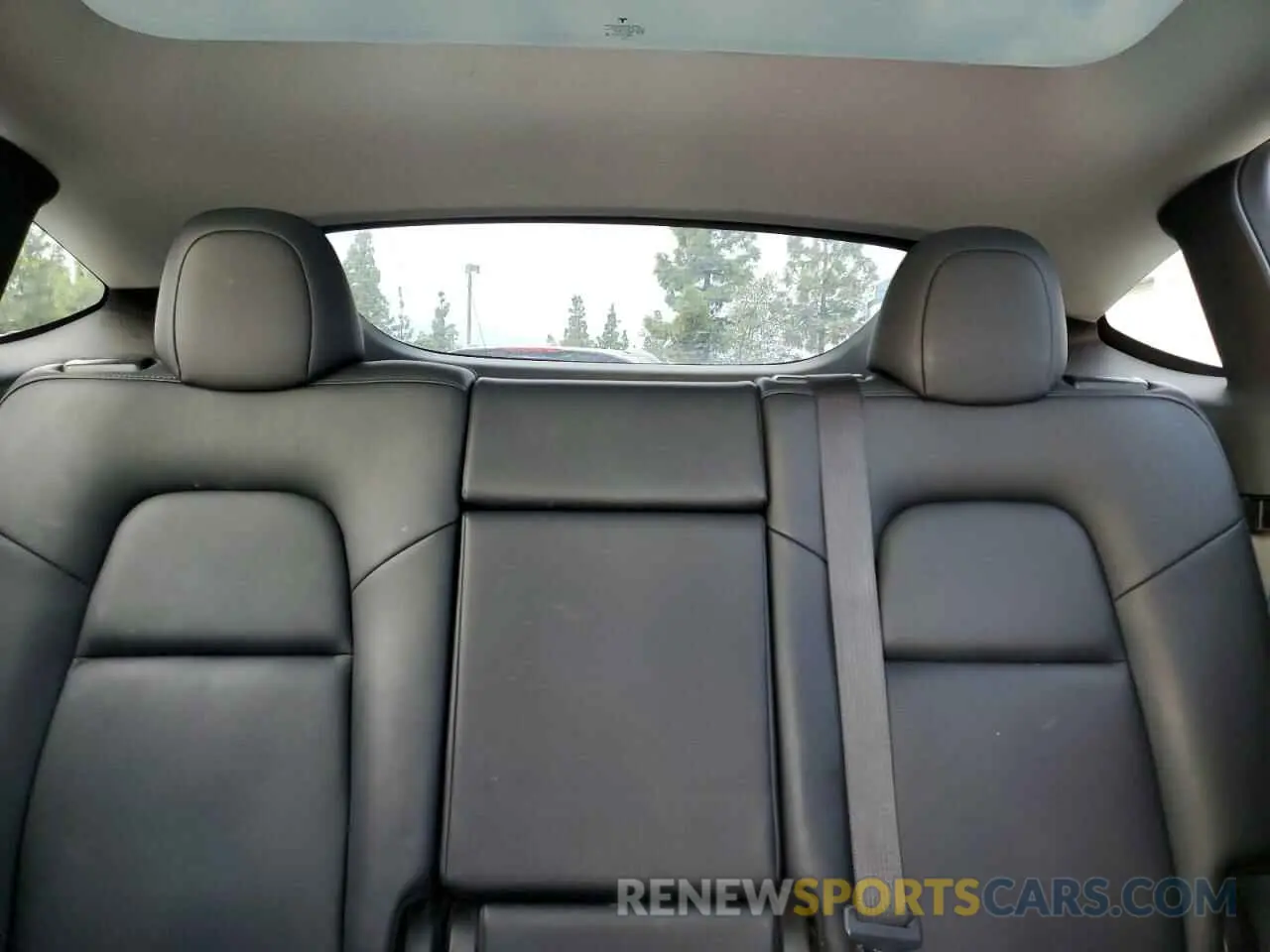 10 Photograph of a damaged car 7SAYGDEE2NF459827 TESLA MODEL Y 2022