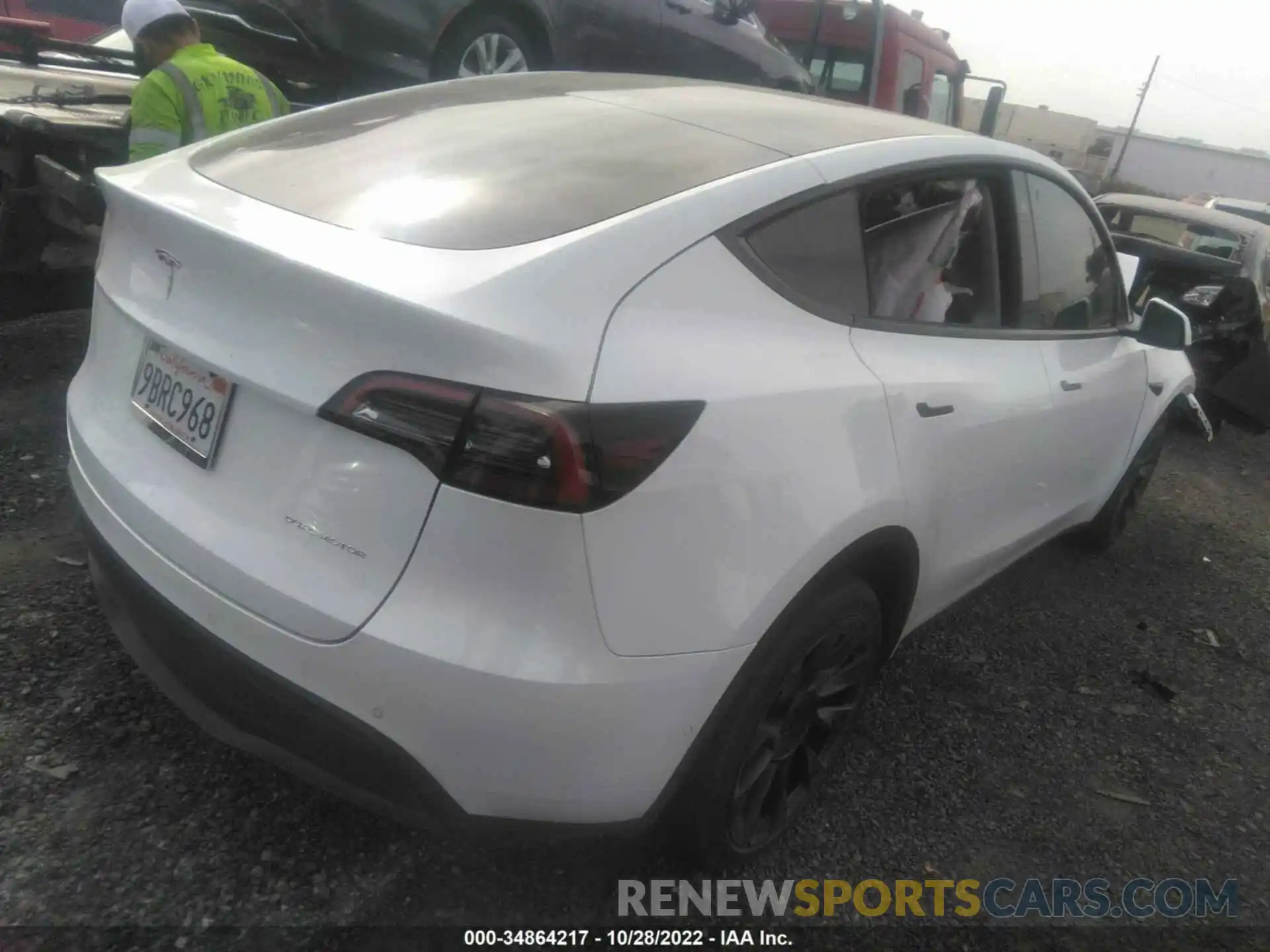 4 Photograph of a damaged car 7SAYGDEE2NF463554 TESLA MODEL Y 2022