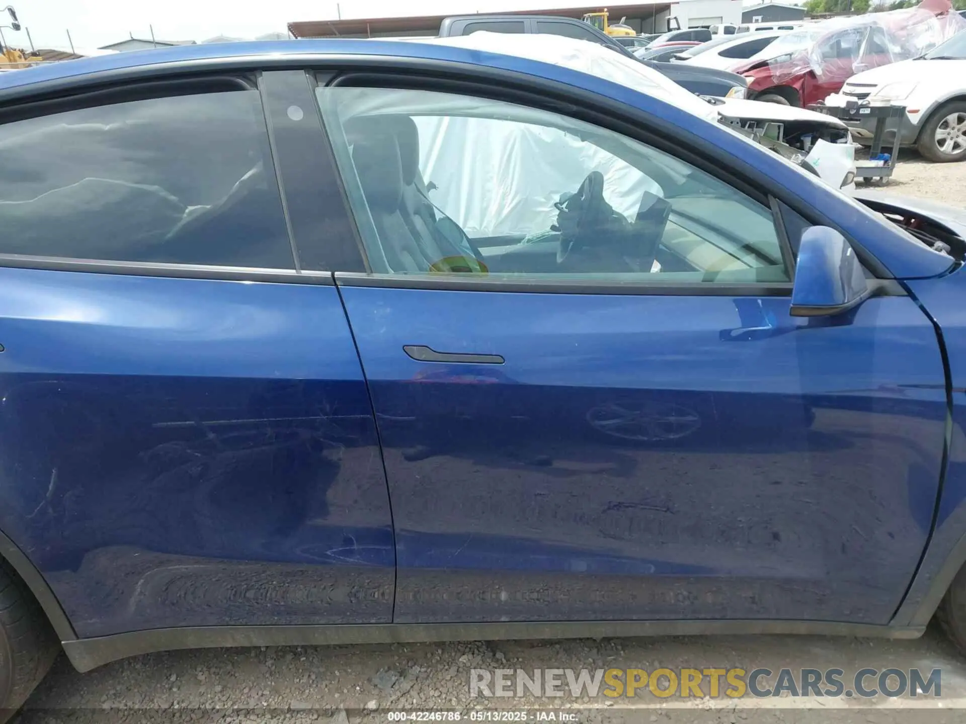 13 Photograph of a damaged car 7SAYGDEE2NF480161 TESLA MODEL Y 2022