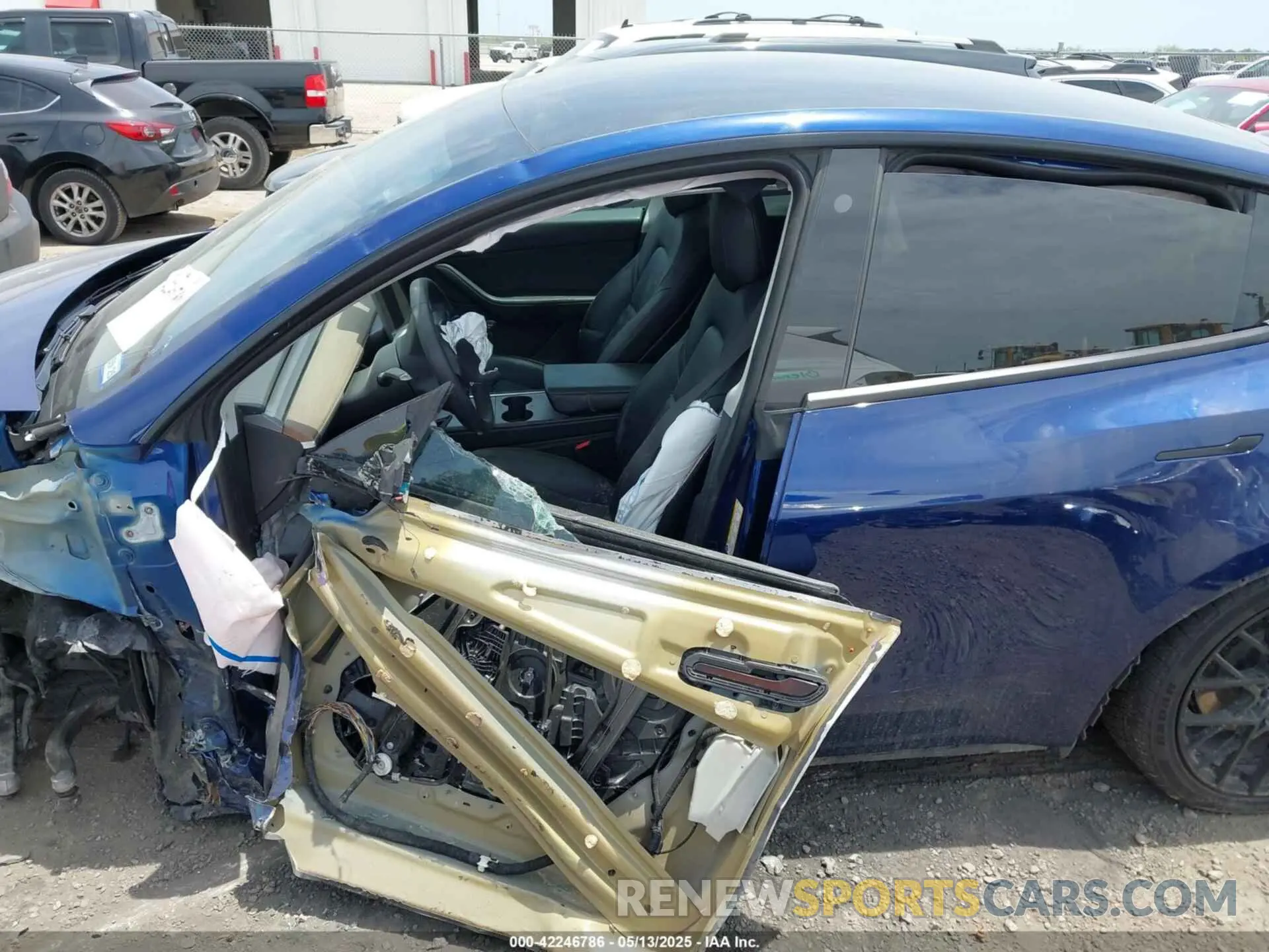 14 Photograph of a damaged car 7SAYGDEE2NF480161 TESLA MODEL Y 2022