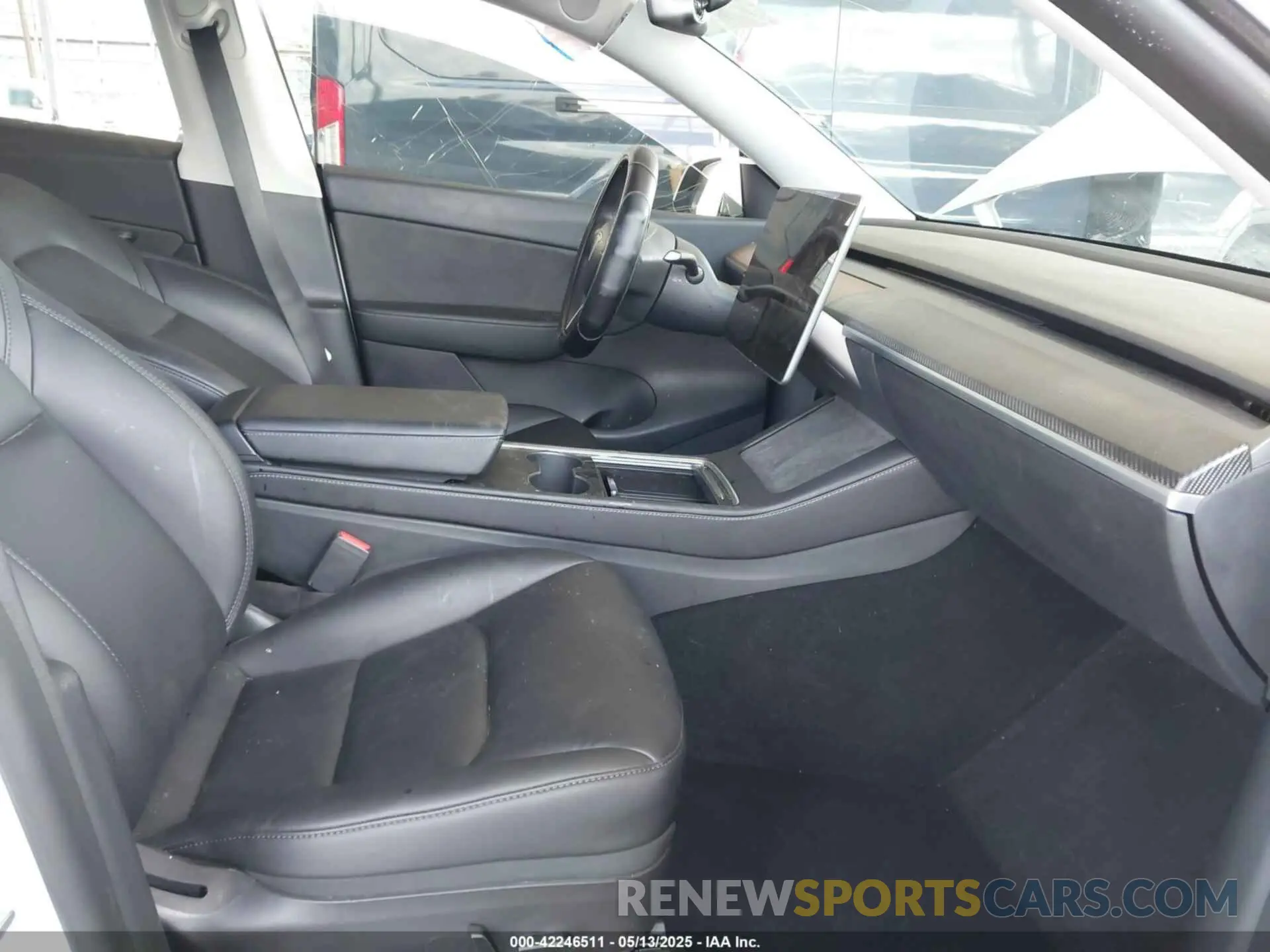 5 Photograph of a damaged car 7SAYGDEE2NF509769 TESLA MODEL Y 2022
