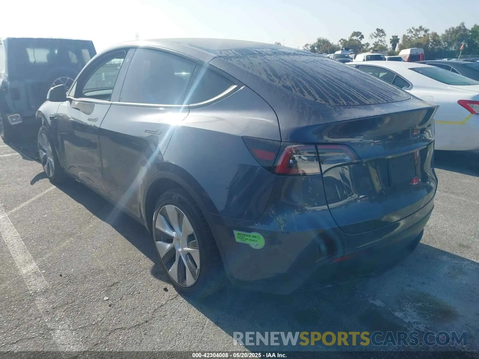 3 Photograph of a damaged car 7SAYGDEE2NF533358 TESLA MODEL Y 2022