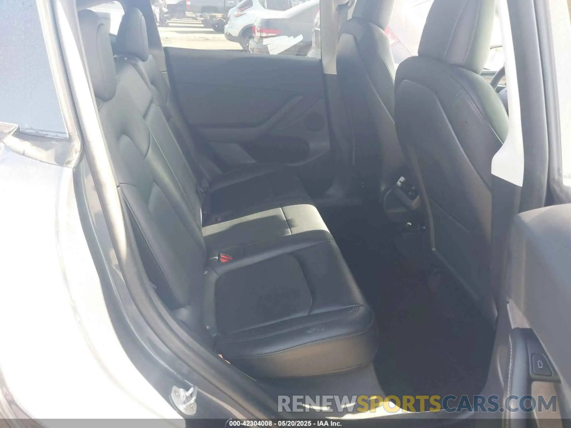 8 Photograph of a damaged car 7SAYGDEE2NF533358 TESLA MODEL Y 2022