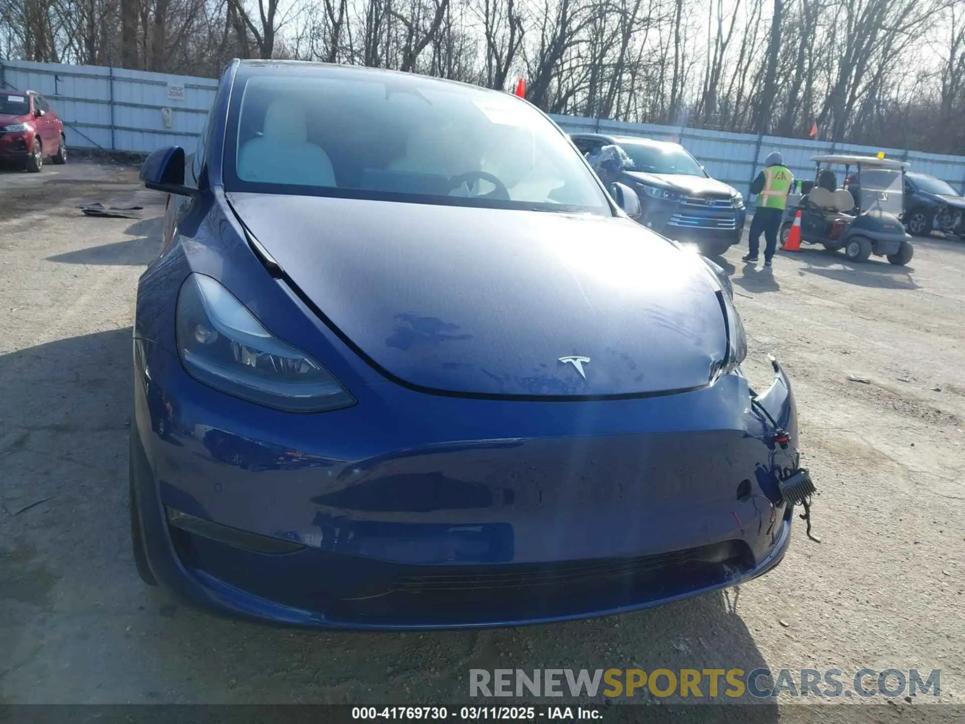 11 Photograph of a damaged car 7SAYGDEE2NF562990 TESLA MODEL Y 2022