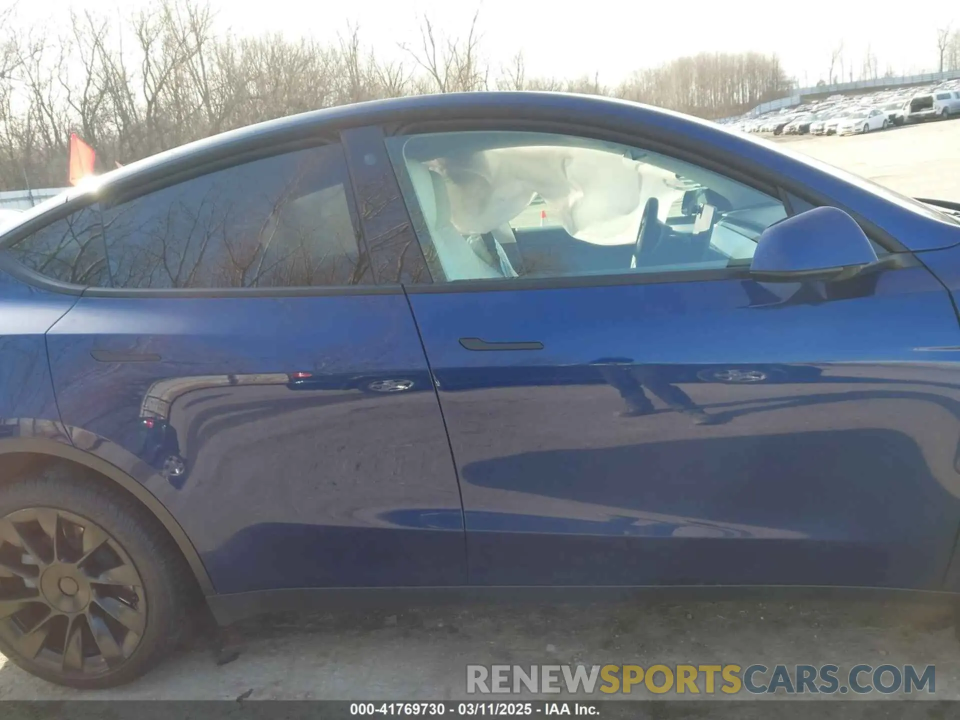 12 Photograph of a damaged car 7SAYGDEE2NF562990 TESLA MODEL Y 2022