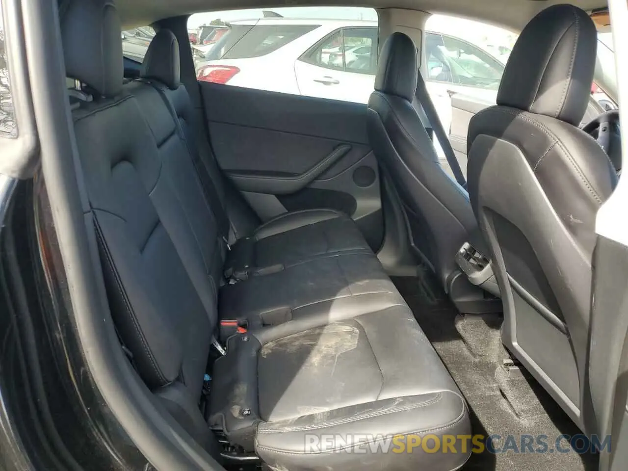 10 Photograph of a damaged car 7SAYGDEE2NF575433 TESLA MODEL Y 2022