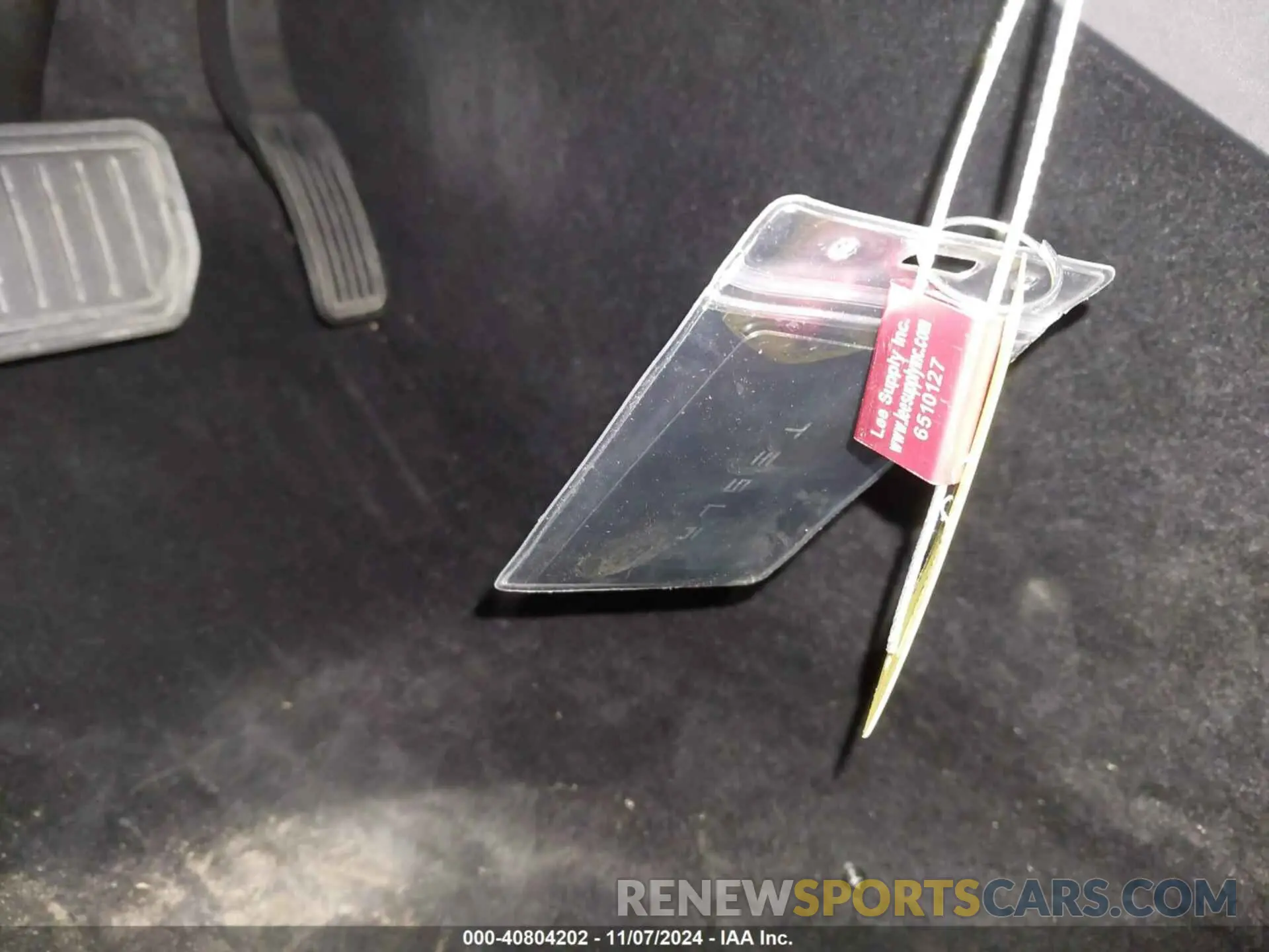 11 Photograph of a damaged car 7SAYGDEE3NA001744 TESLA MODEL Y 2022