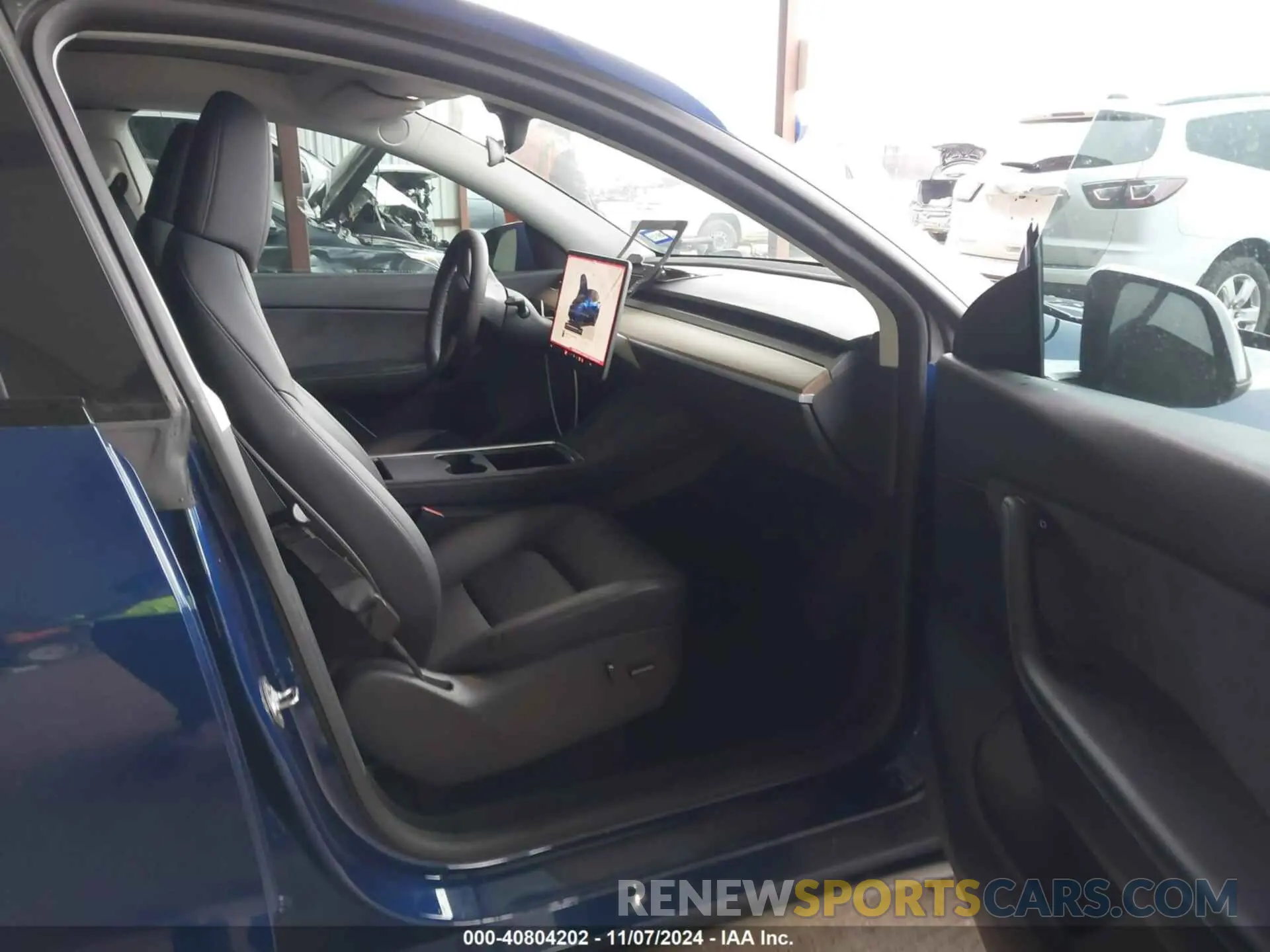 5 Photograph of a damaged car 7SAYGDEE3NA001744 TESLA MODEL Y 2022