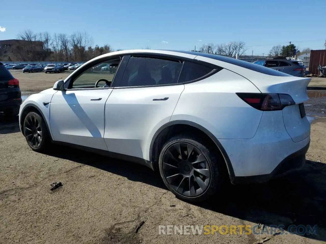 2 Photograph of a damaged car 7SAYGDEE3NA016633 TESLA MODEL Y 2022