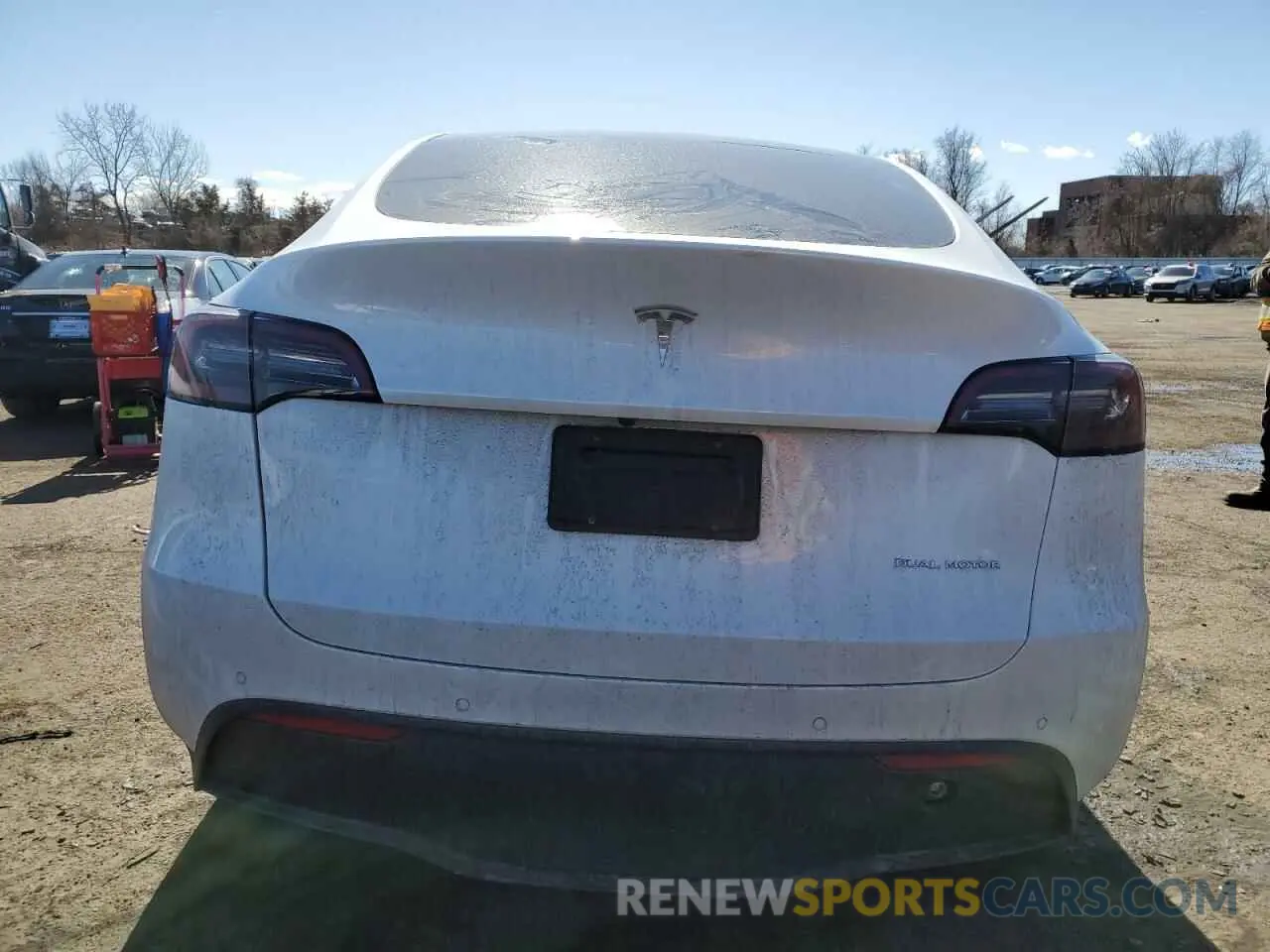 6 Photograph of a damaged car 7SAYGDEE3NA016633 TESLA MODEL Y 2022