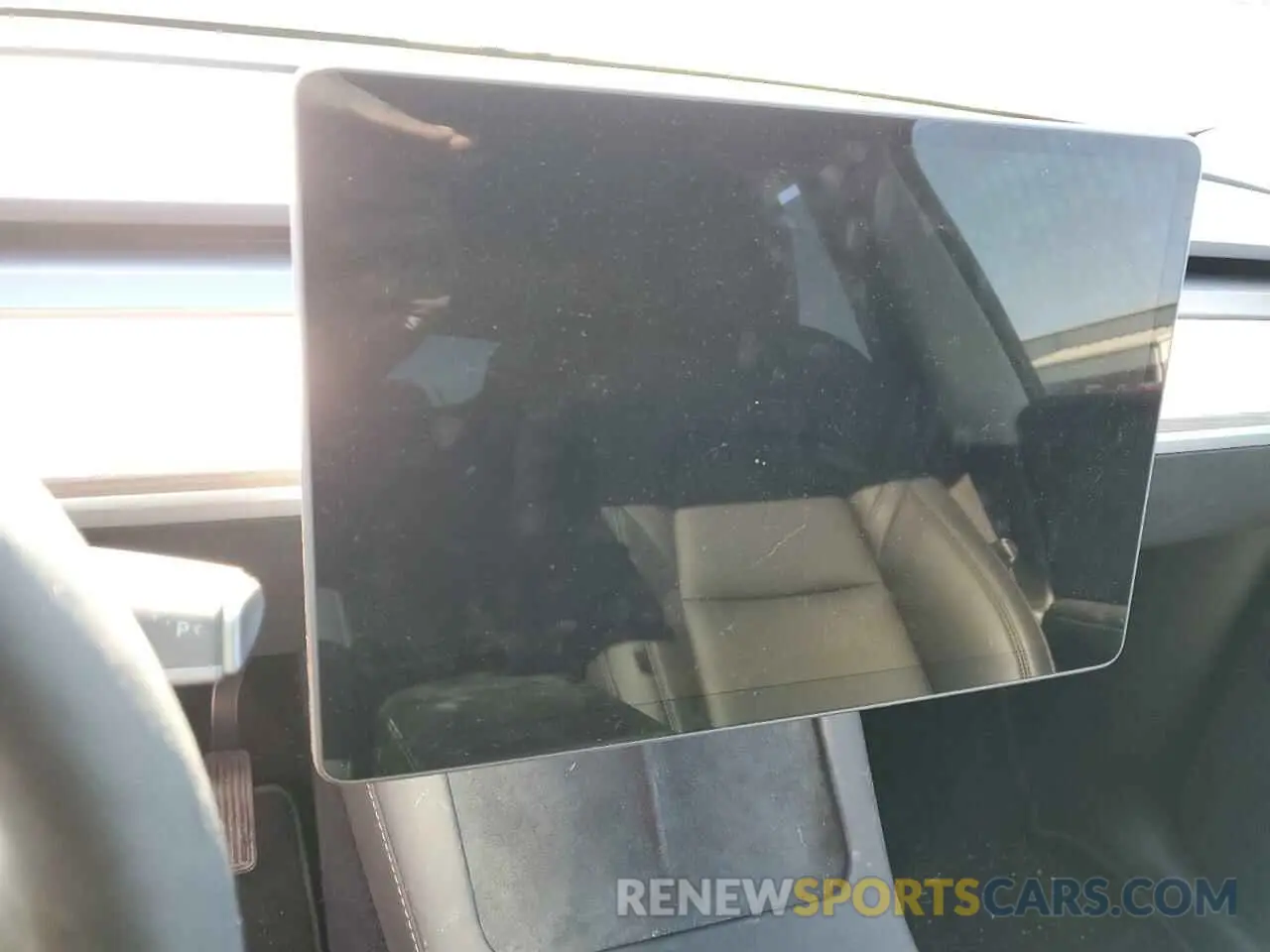 9 Photograph of a damaged car 7SAYGDEE3NA016633 TESLA MODEL Y 2022