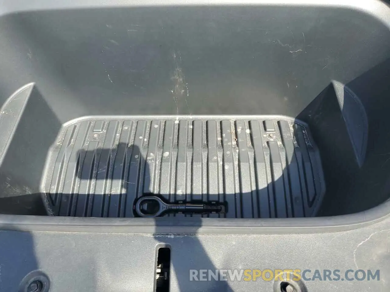 11 Photograph of a damaged car 7SAYGDEE3NF309452 TESLA MODEL Y 2022