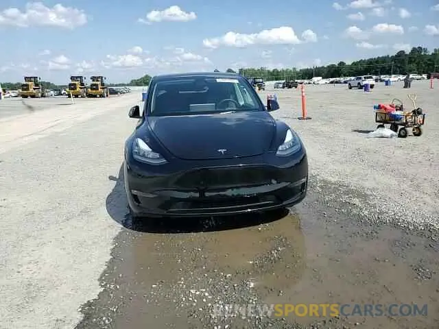 13 Photograph of a damaged car 7SAYGDEE3NF309452 TESLA MODEL Y 2022