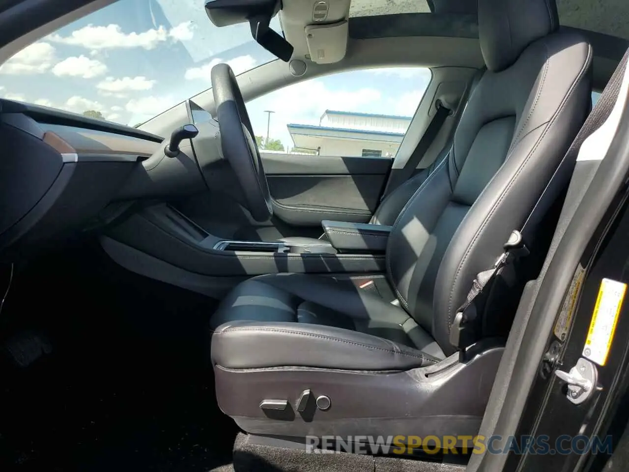 7 Photograph of a damaged car 7SAYGDEE3NF309452 TESLA MODEL Y 2022