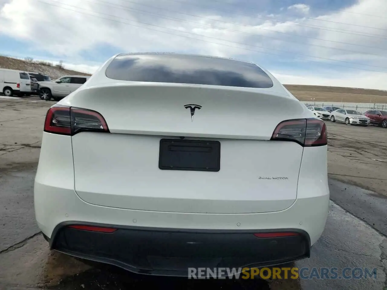 6 Photograph of a damaged car 7SAYGDEE3NF310150 TESLA MODEL Y 2022