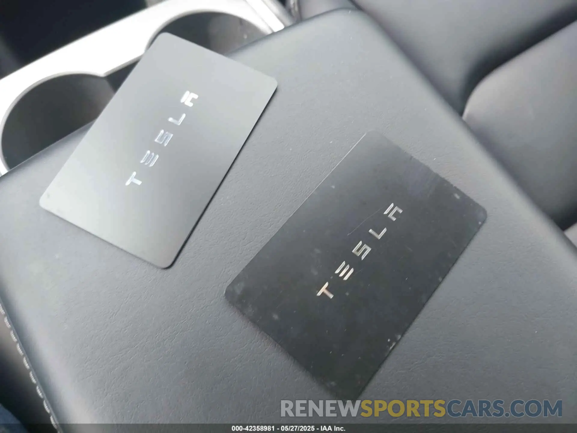 11 Photograph of a damaged car 7SAYGDEE3NF315963 TESLA MODEL Y 2022