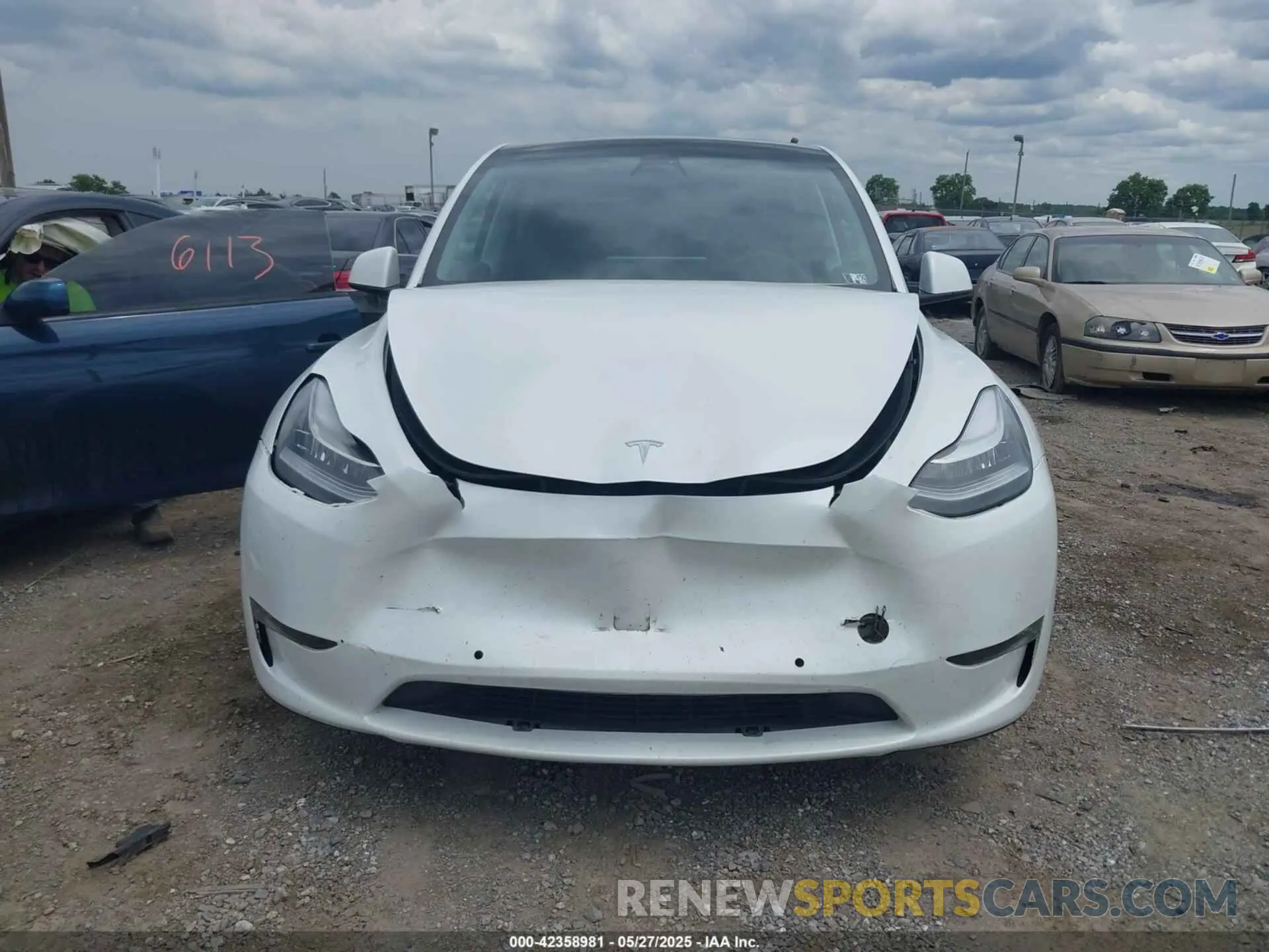 12 Photograph of a damaged car 7SAYGDEE3NF315963 TESLA MODEL Y 2022