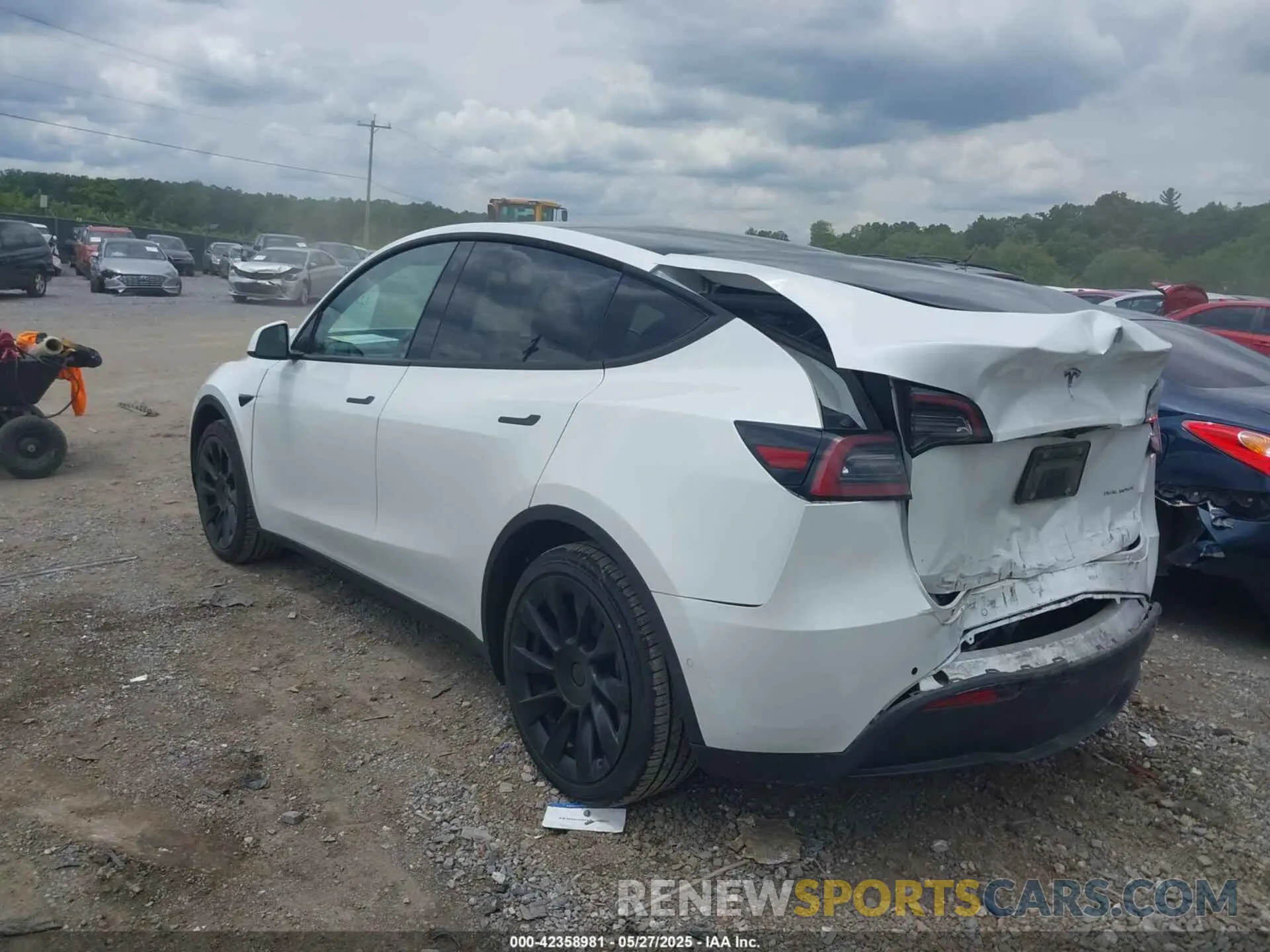 3 Photograph of a damaged car 7SAYGDEE3NF315963 TESLA MODEL Y 2022