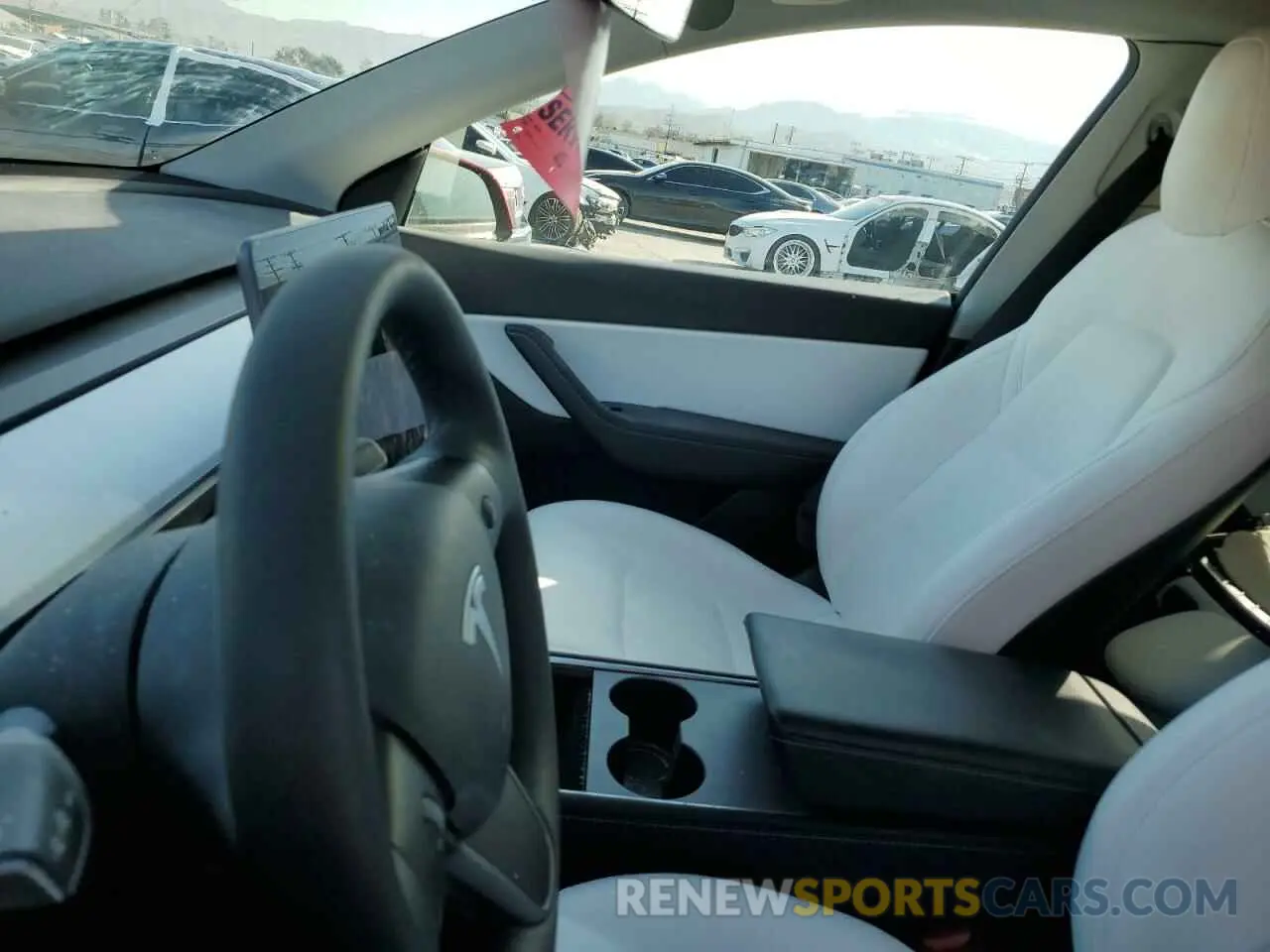8 Photograph of a damaged car 7SAYGDEE3NF318359 TESLA MODEL Y 2022