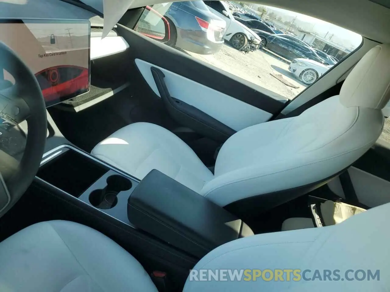 9 Photograph of a damaged car 7SAYGDEE3NF318359 TESLA MODEL Y 2022