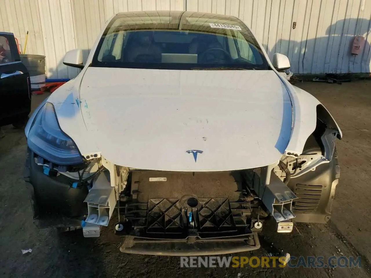 5 Photograph of a damaged car 7SAYGDEE3NF320161 TESLA MODEL Y 2022