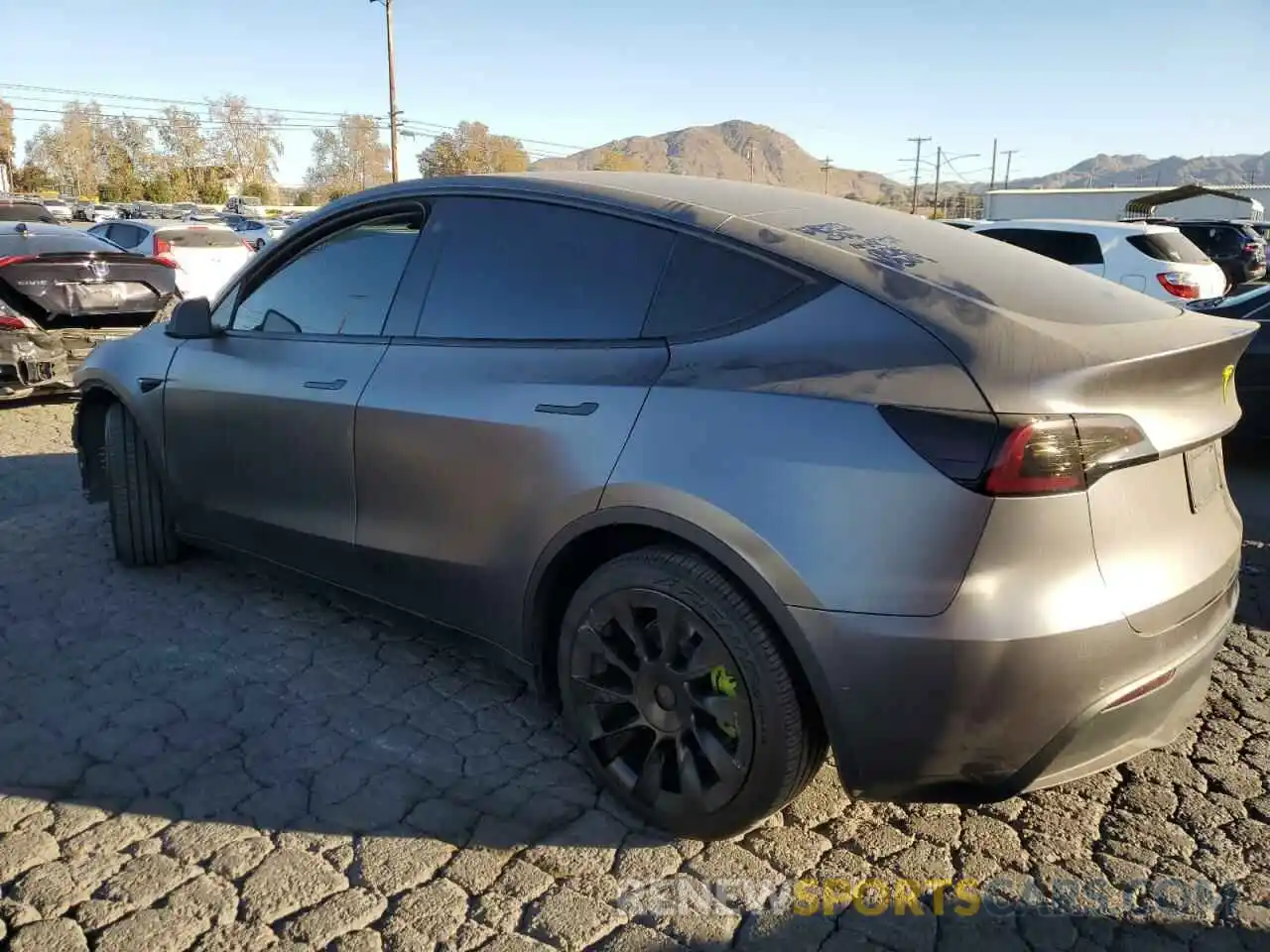 2 Photograph of a damaged car 7SAYGDEE3NF322105 TESLA MODEL Y 2022