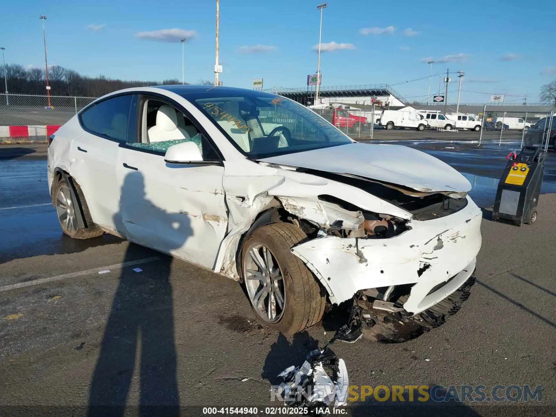 1 Photograph of a damaged car 7SAYGDEE3NF331645 TESLA MODEL Y 2022
