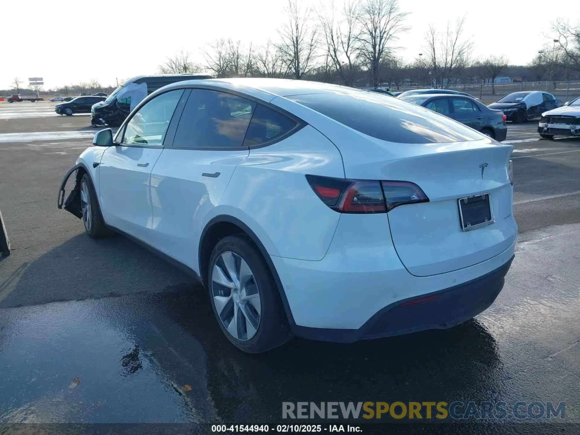 3 Photograph of a damaged car 7SAYGDEE3NF331645 TESLA MODEL Y 2022