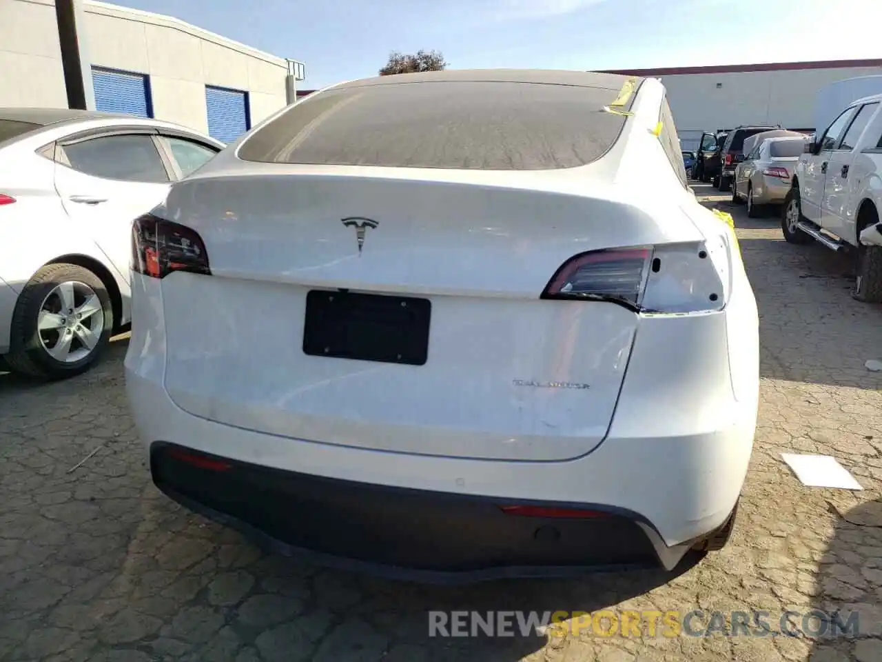 6 Photograph of a damaged car 7SAYGDEE3NF373720 TESLA MODEL Y 2022