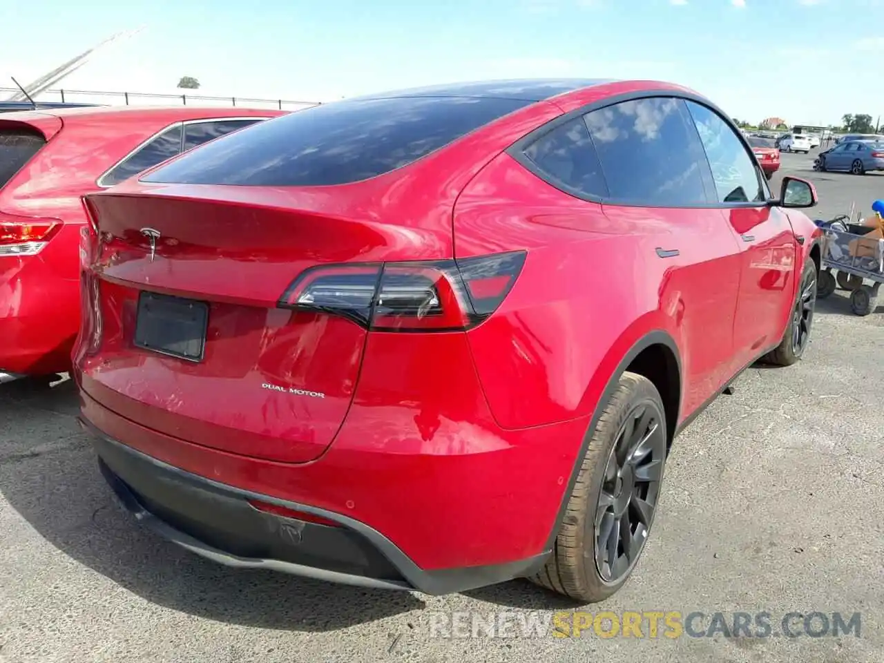 4 Photograph of a damaged car 7SAYGDEE3NF386824 TESLA MODEL Y 2022