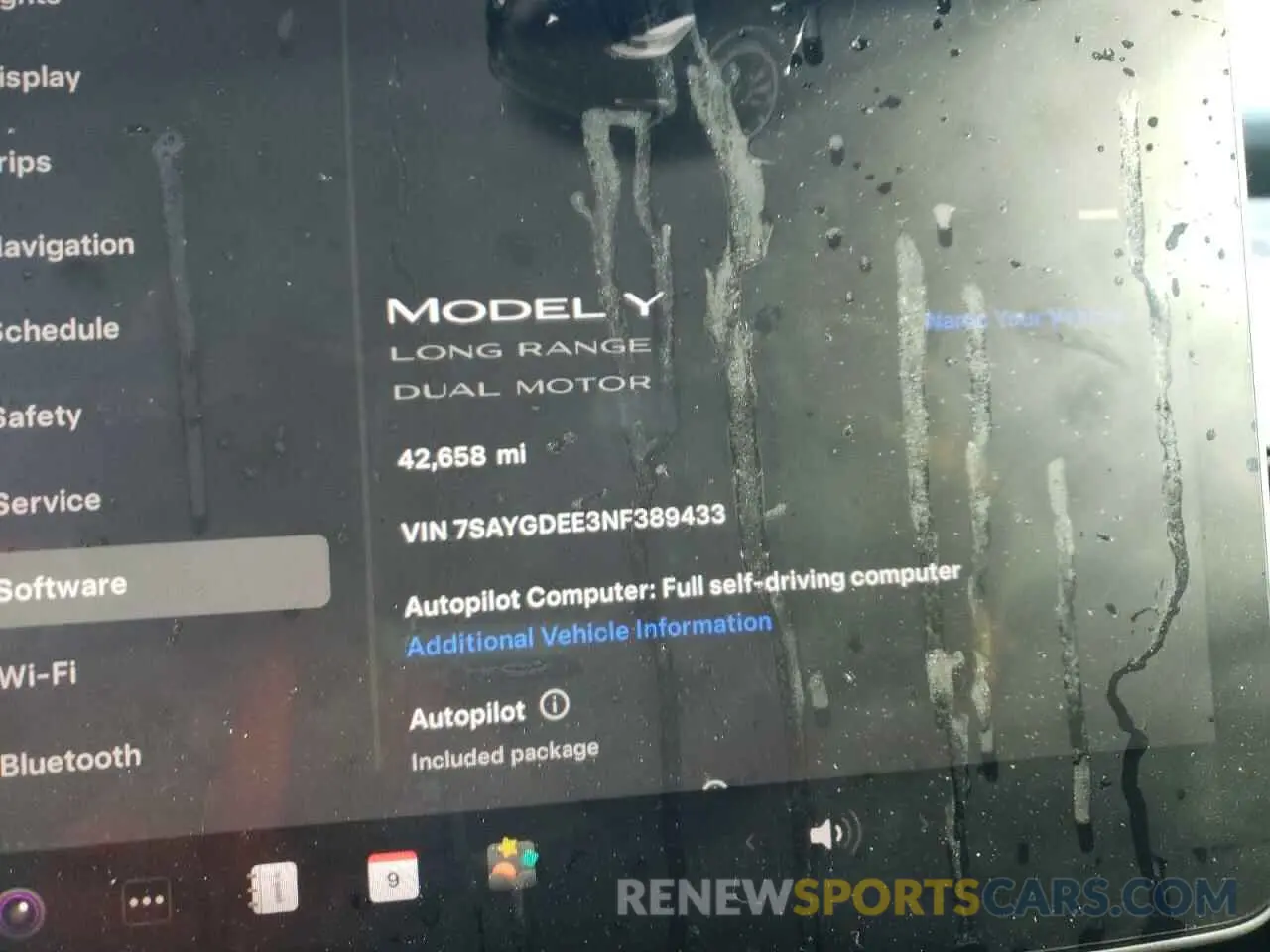 9 Photograph of a damaged car 7SAYGDEE3NF389433 TESLA MODEL Y 2022