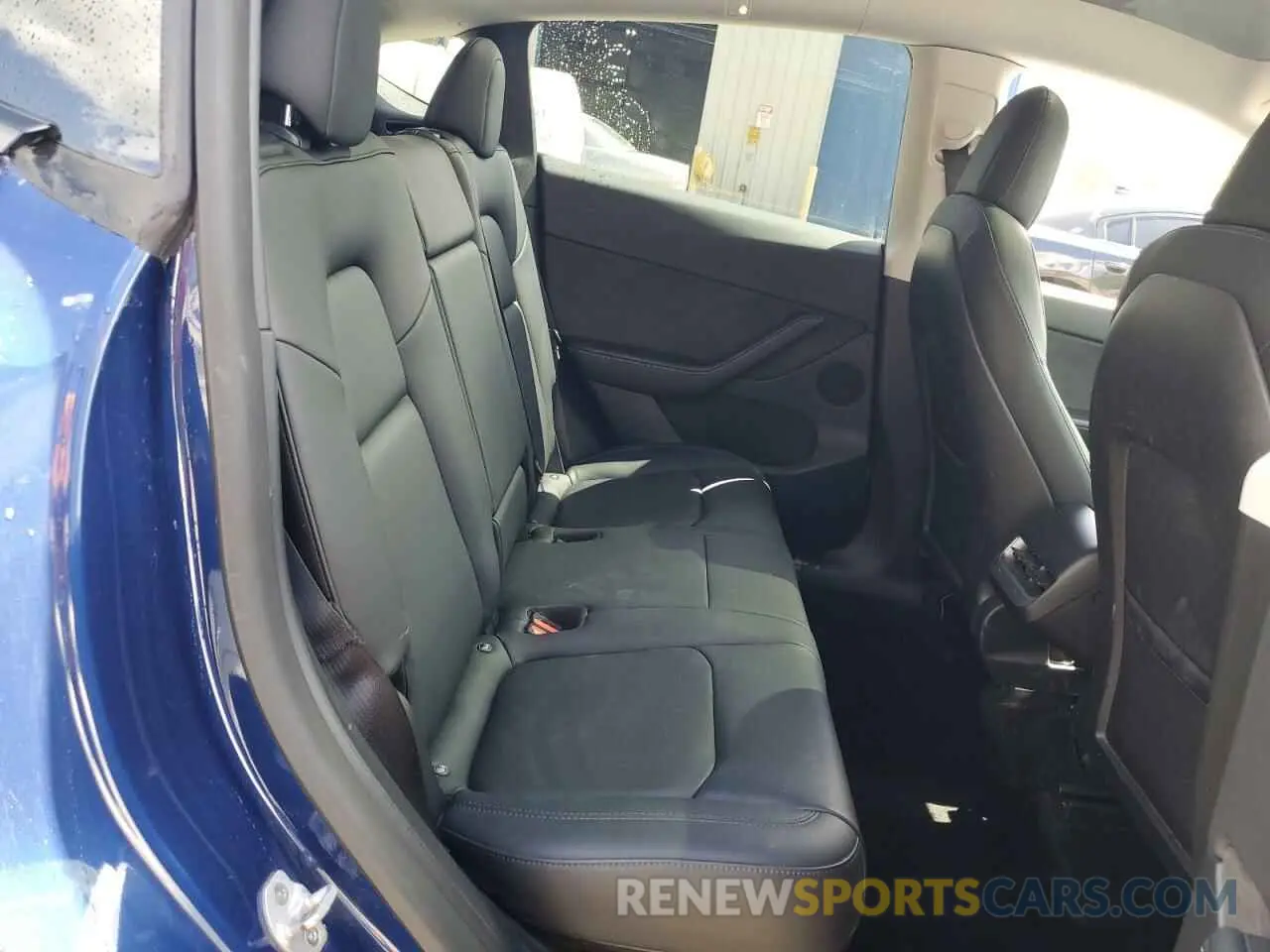 11 Photograph of a damaged car 7SAYGDEE3NF420566 TESLA MODEL Y 2022