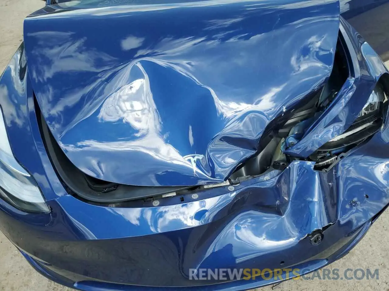 12 Photograph of a damaged car 7SAYGDEE3NF420566 TESLA MODEL Y 2022