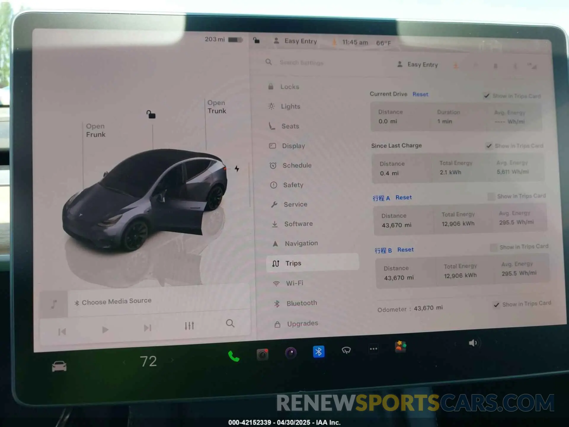 18 Photograph of a damaged car 7SAYGDEE3NF422205 TESLA MODEL Y 2022