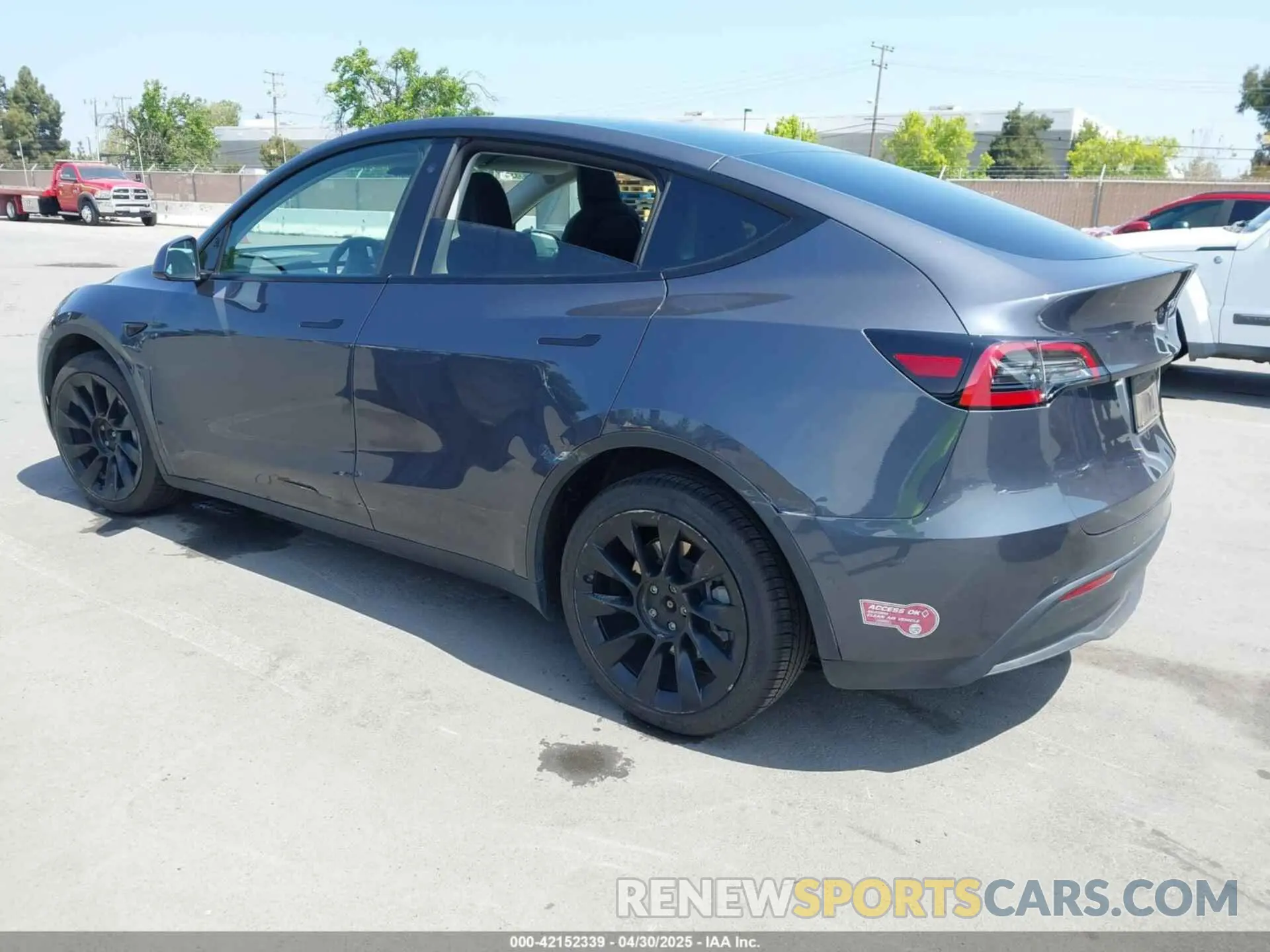 3 Photograph of a damaged car 7SAYGDEE3NF422205 TESLA MODEL Y 2022