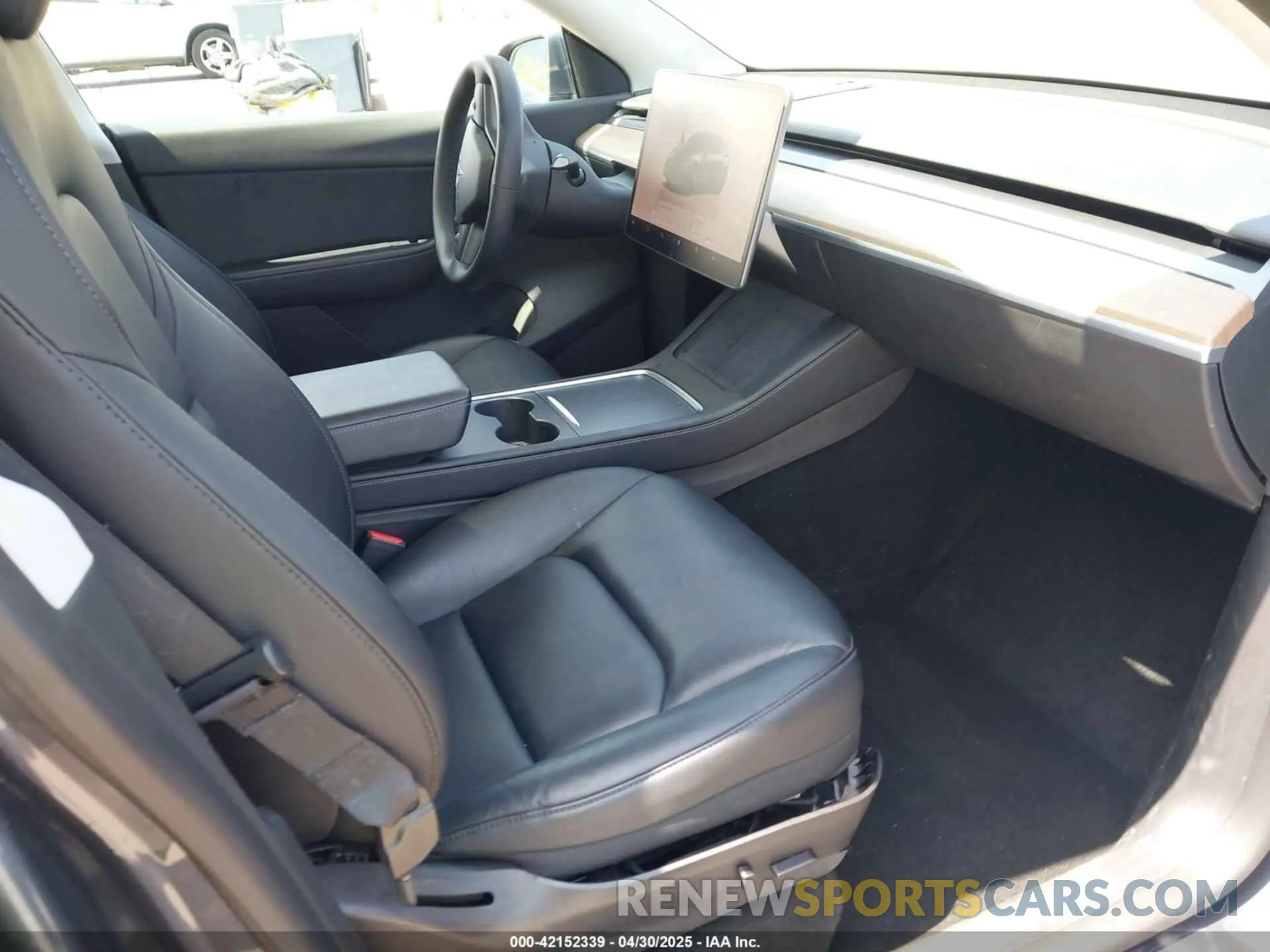 5 Photograph of a damaged car 7SAYGDEE3NF422205 TESLA MODEL Y 2022