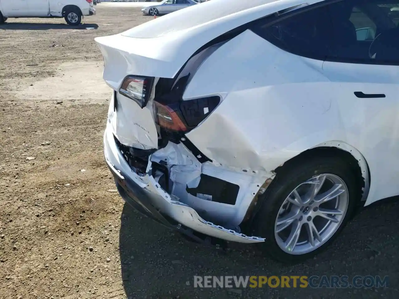 9 Photograph of a damaged car 7SAYGDEE3NF423239 TESLA MODEL Y 2022