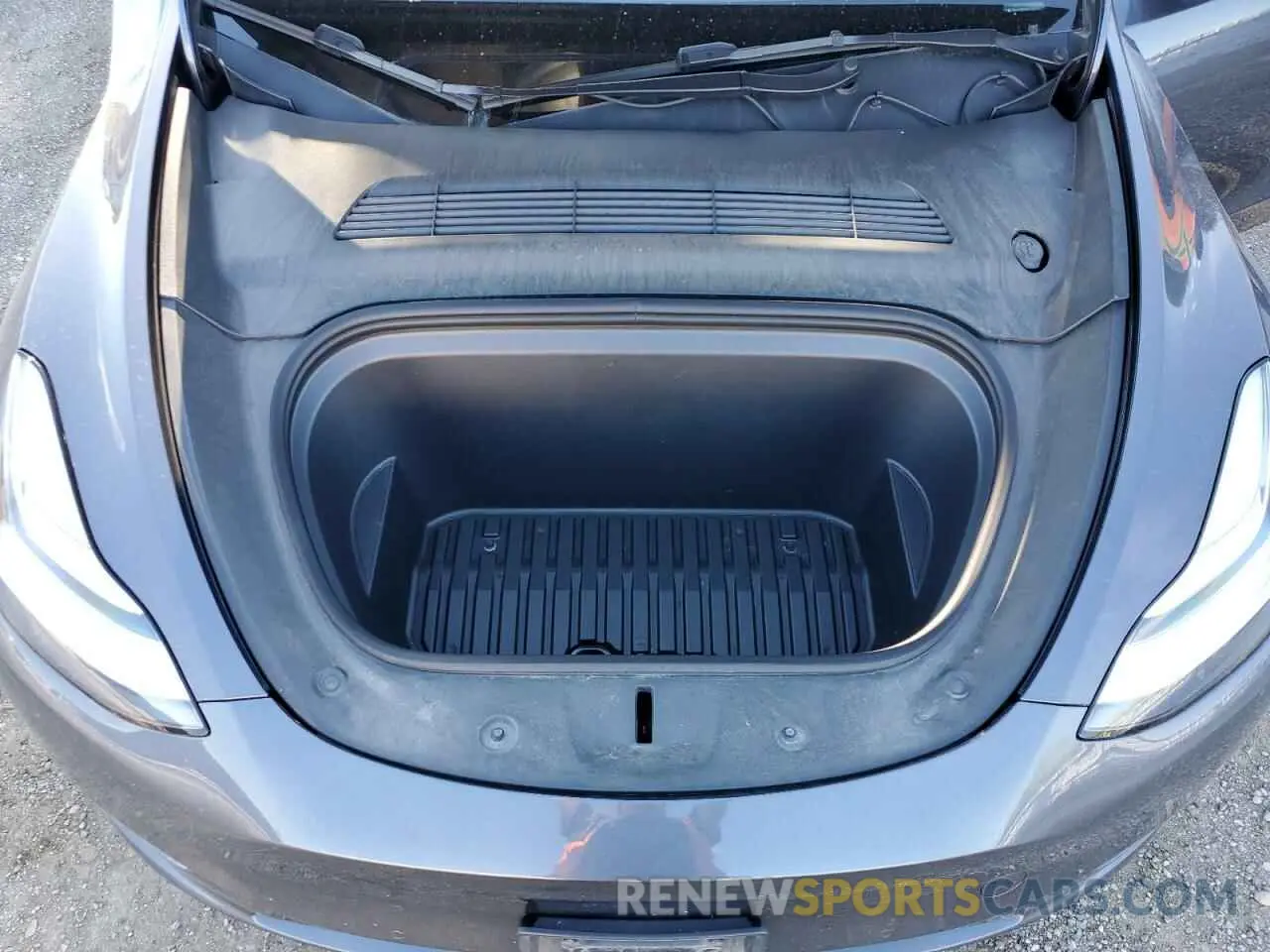 12 Photograph of a damaged car 7SAYGDEE3NF435259 TESLA MODEL Y 2022