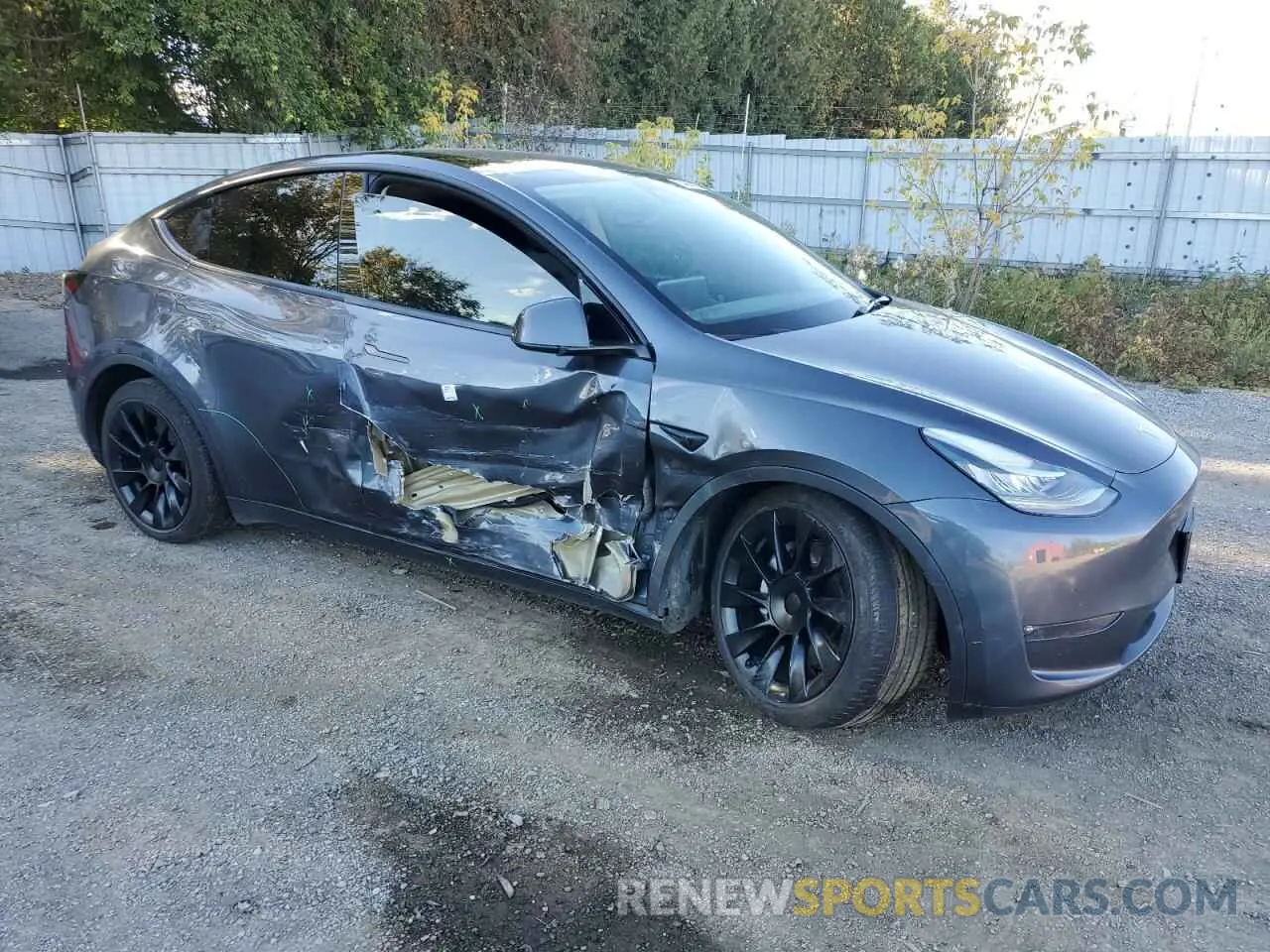 4 Photograph of a damaged car 7SAYGDEE3NF435259 TESLA MODEL Y 2022