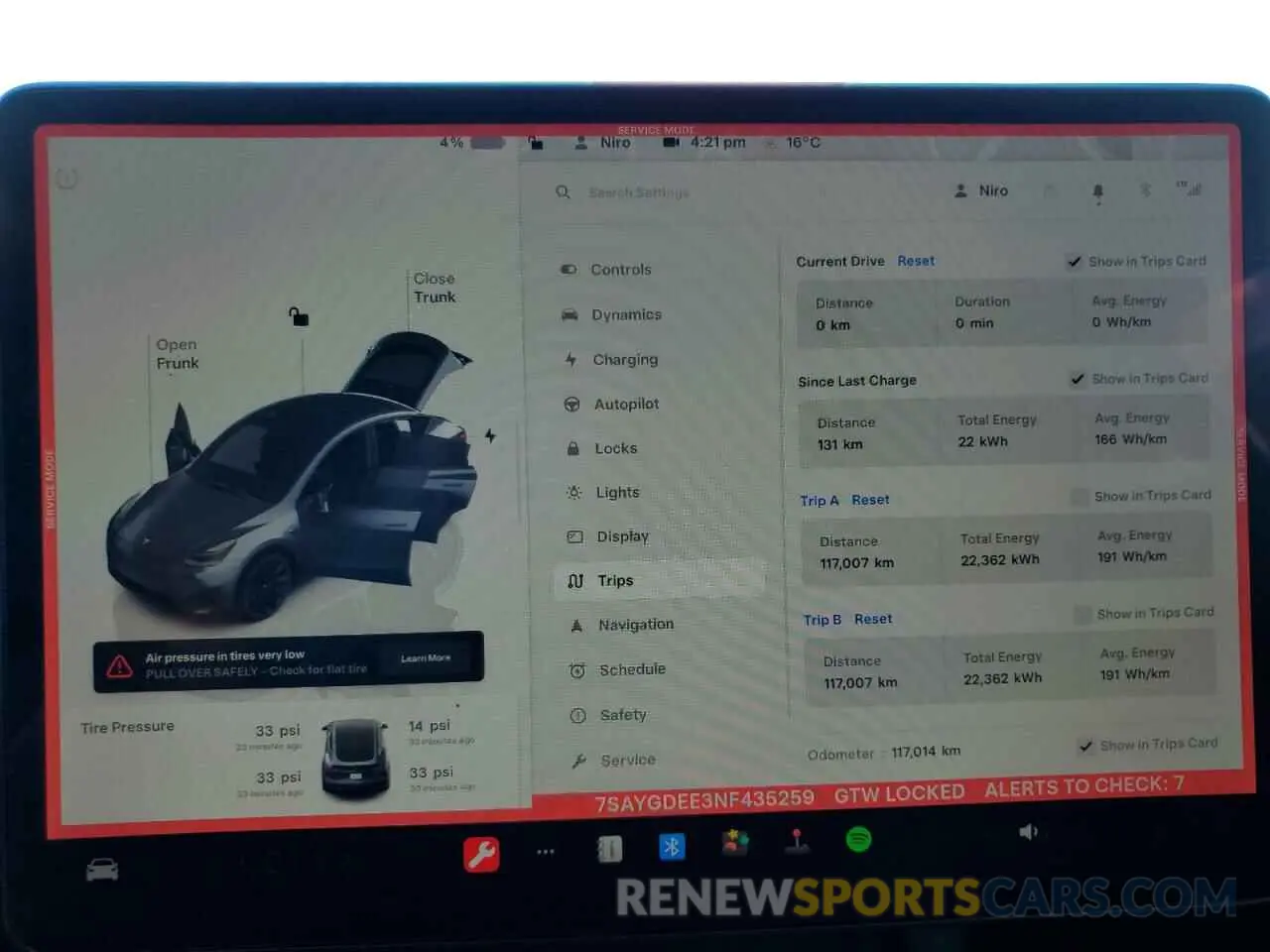 9 Photograph of a damaged car 7SAYGDEE3NF435259 TESLA MODEL Y 2022