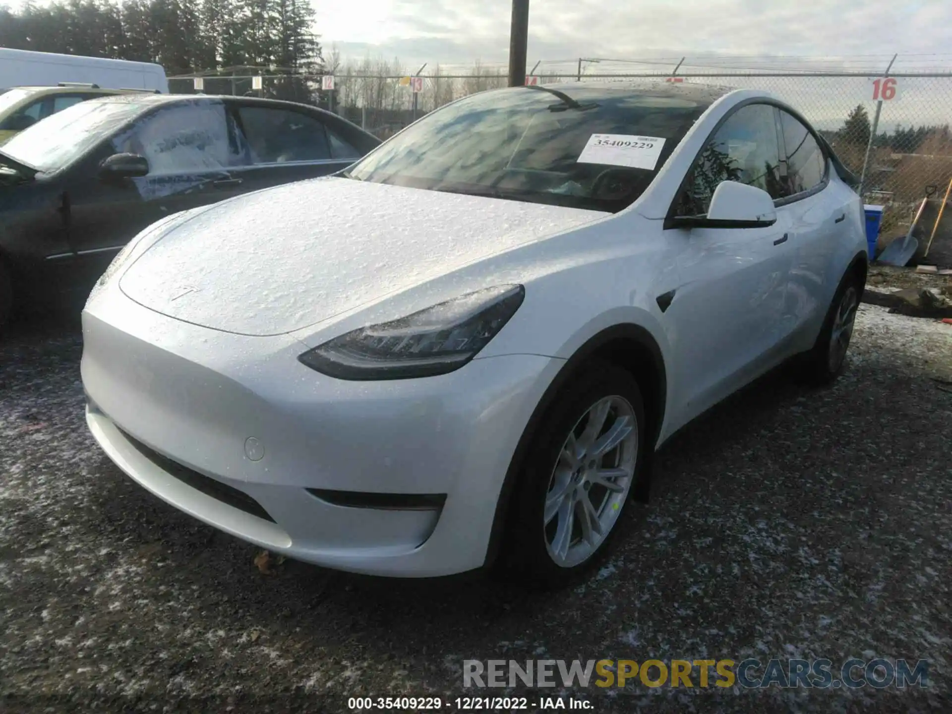 2 Photograph of a damaged car 7SAYGDEE3NF455169 TESLA MODEL Y 2022