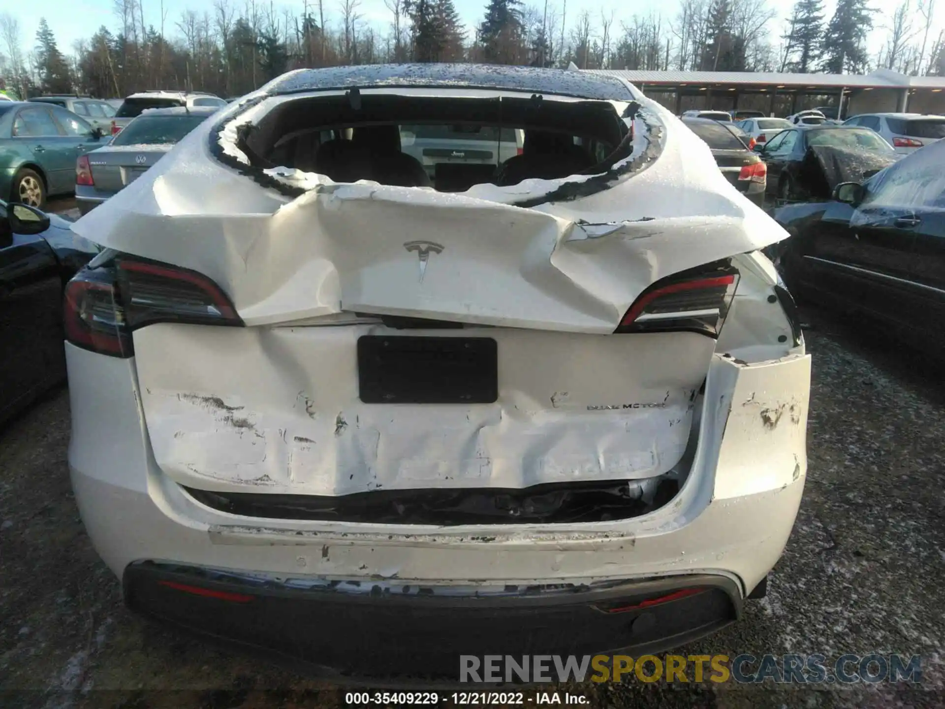 6 Photograph of a damaged car 7SAYGDEE3NF455169 TESLA MODEL Y 2022