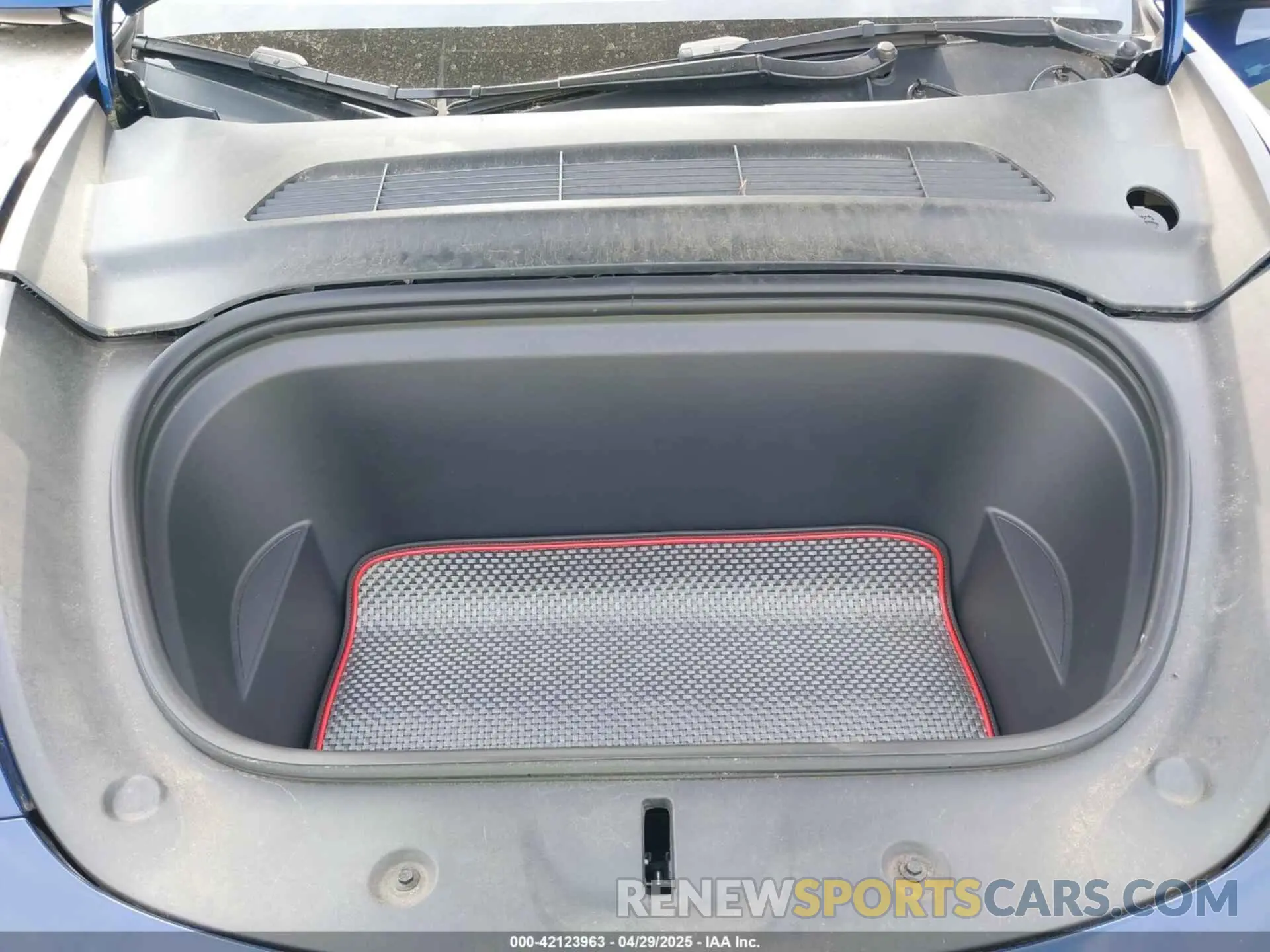 10 Photograph of a damaged car 7SAYGDEE3NF455544 TESLA MODEL Y 2022