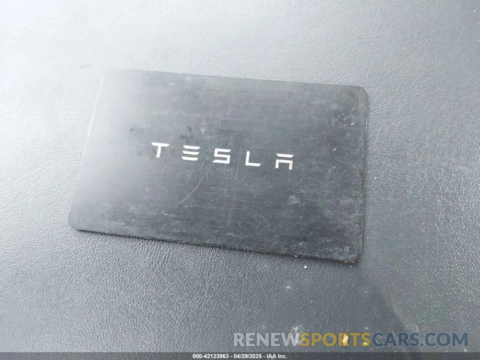 11 Photograph of a damaged car 7SAYGDEE3NF455544 TESLA MODEL Y 2022